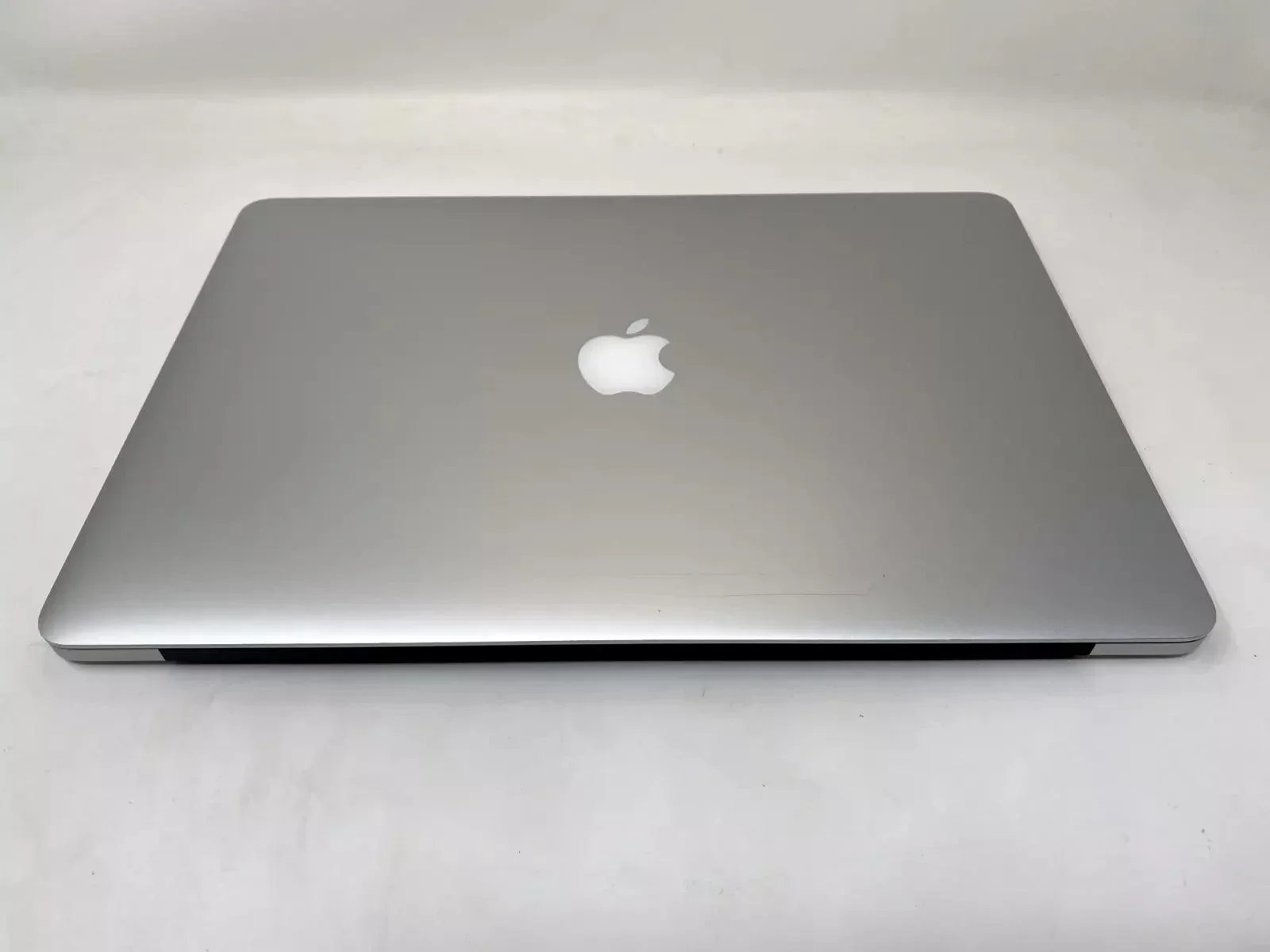 2015 Apple MacBook Pro 15-inch i7 2.5GHz – 16GB RAM 512GB SSD AMD Radeon R9 M370X Silver - Image 7