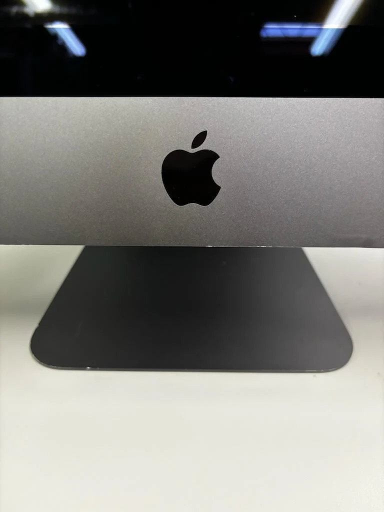 2017 Apple iMac Pro 27-inch 3.0GHz 10-Core Intel Xeon W - 128GB RAM - 2TB SSD - Radeon Pro Vega 56 - Image 10