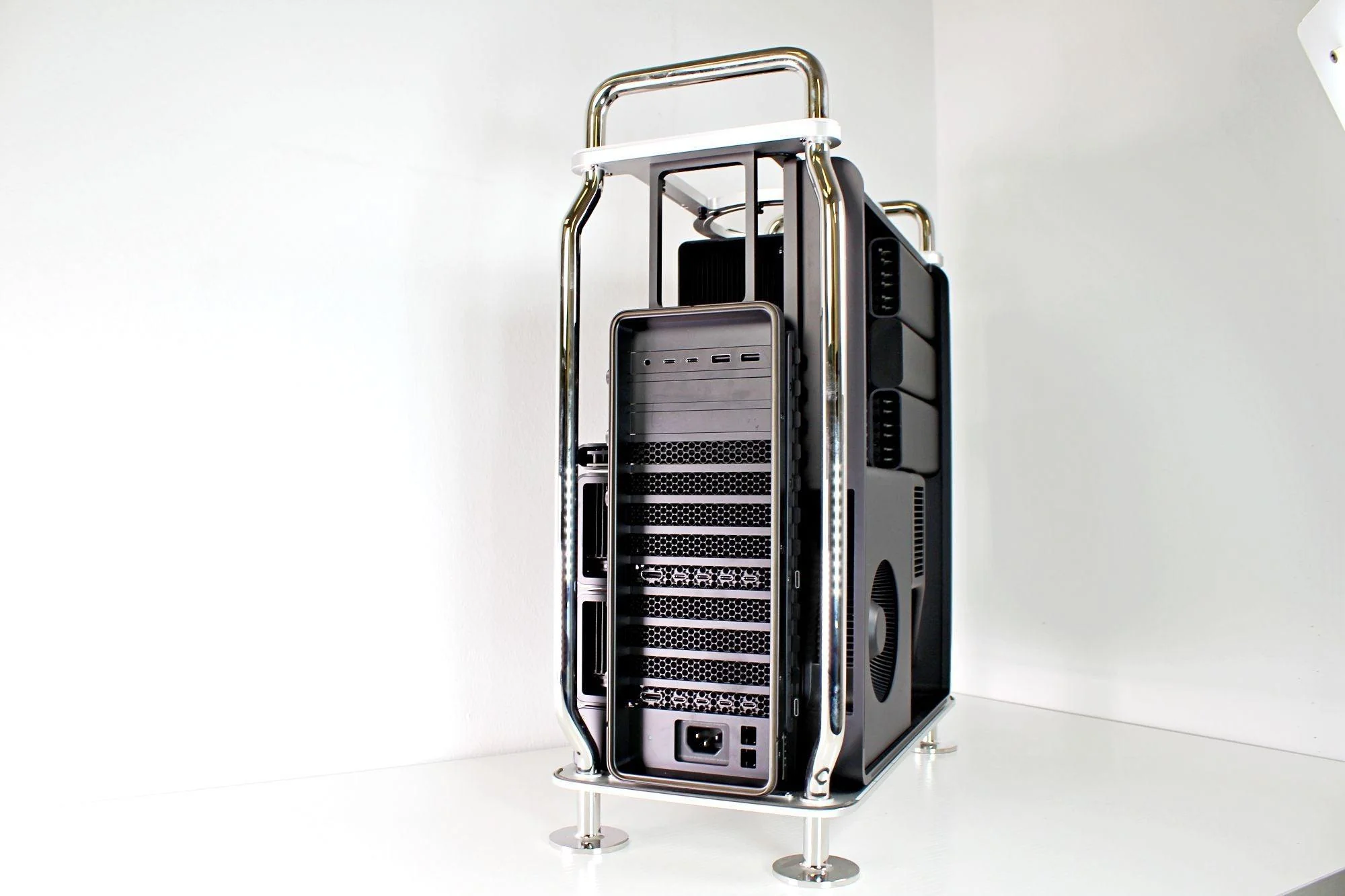 2019 Mac Pro 2.7GHz 24-Core Intel Xeon W | 768GB RAM | 8TB SSD | Up to AMD Radeon Pro Vega ll Duo x2 - Image 5
