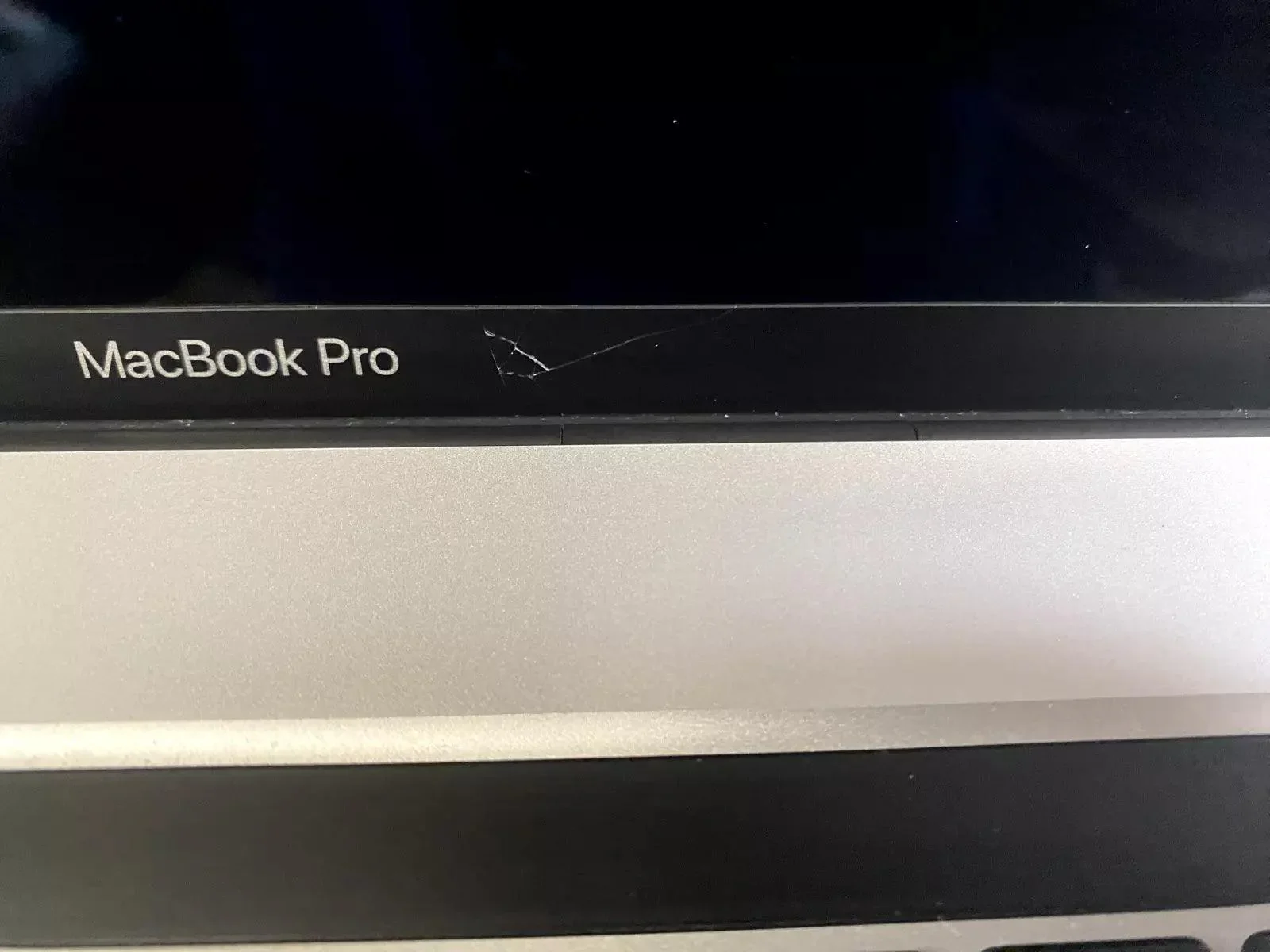 2019 MacBook Pro 16-inch 2.4GHz i9 – 32GB RAM 2TB SSD | Radeon Pro 5500M 8GB Silver - Image 6