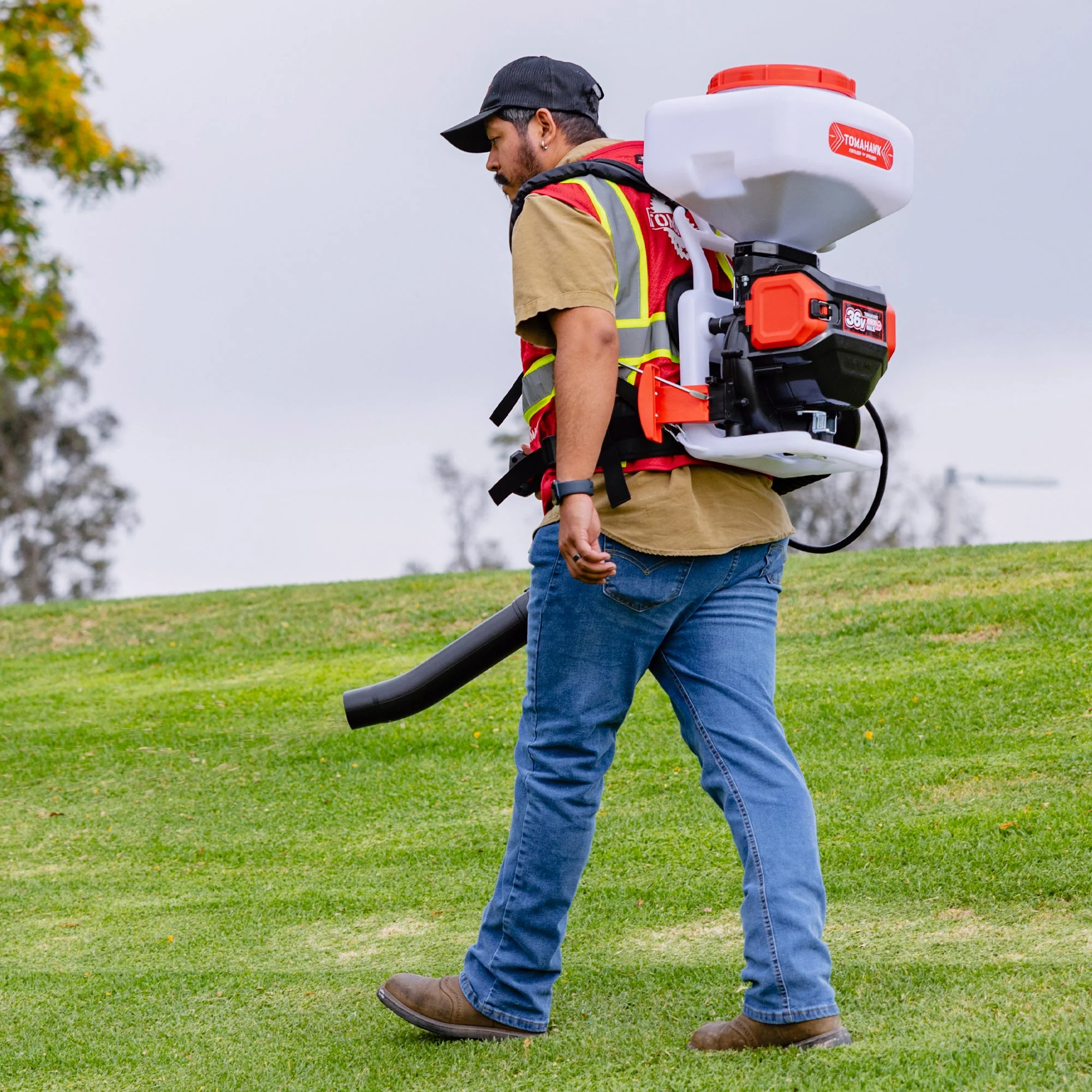 5 Gal Battery-Powered Fertilizer Spreader Broadcast Lawn Seed Ice Melt Salt - Image 13