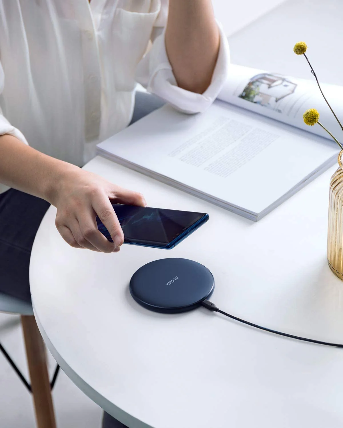 Anker 313 Wireless Charger (Pad) - Image 10
