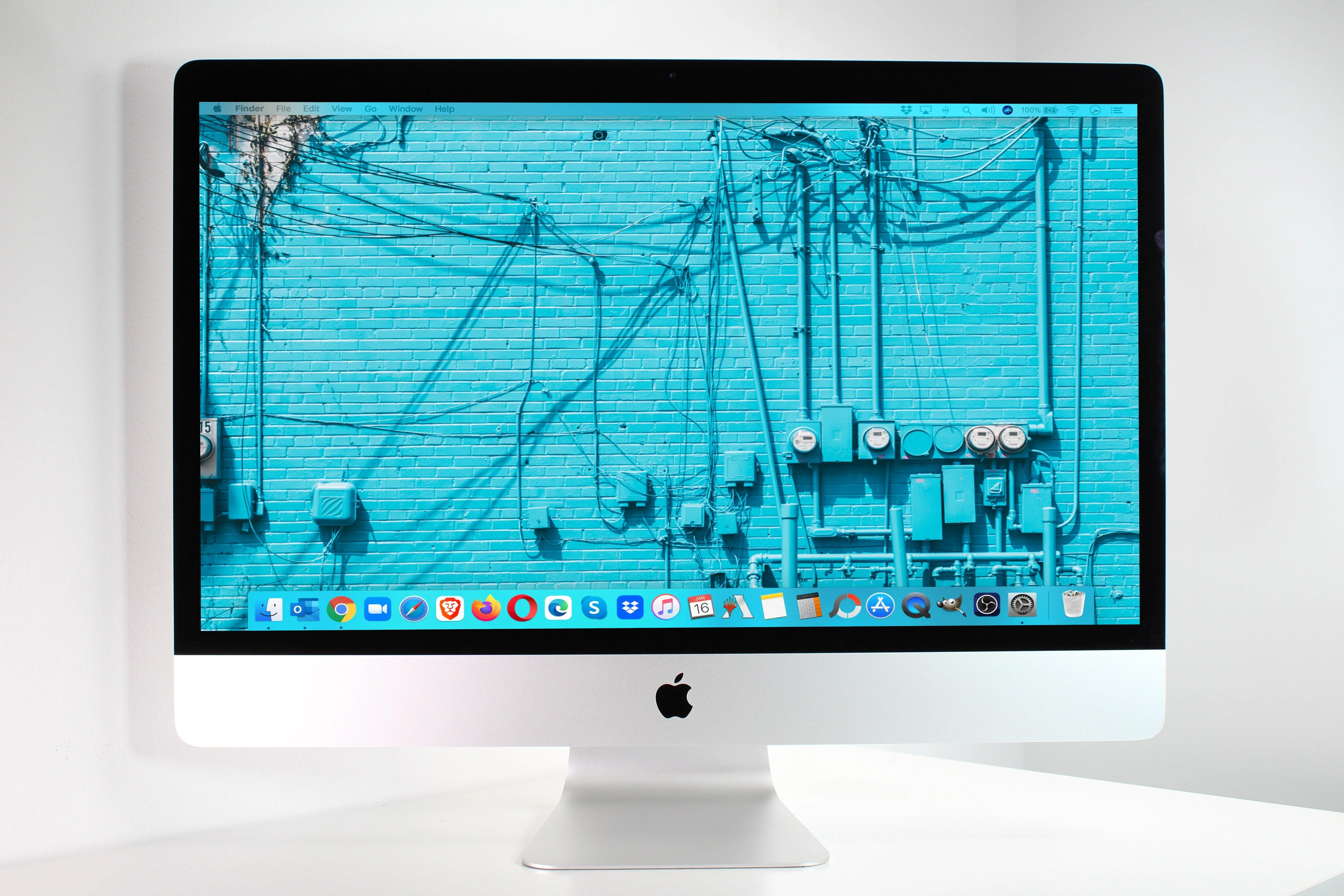 Apple iMac (27-inch 2020) 3.3 GHz intel i5 32GB-128GB RAM 512B SSD (Silver) - Image 2