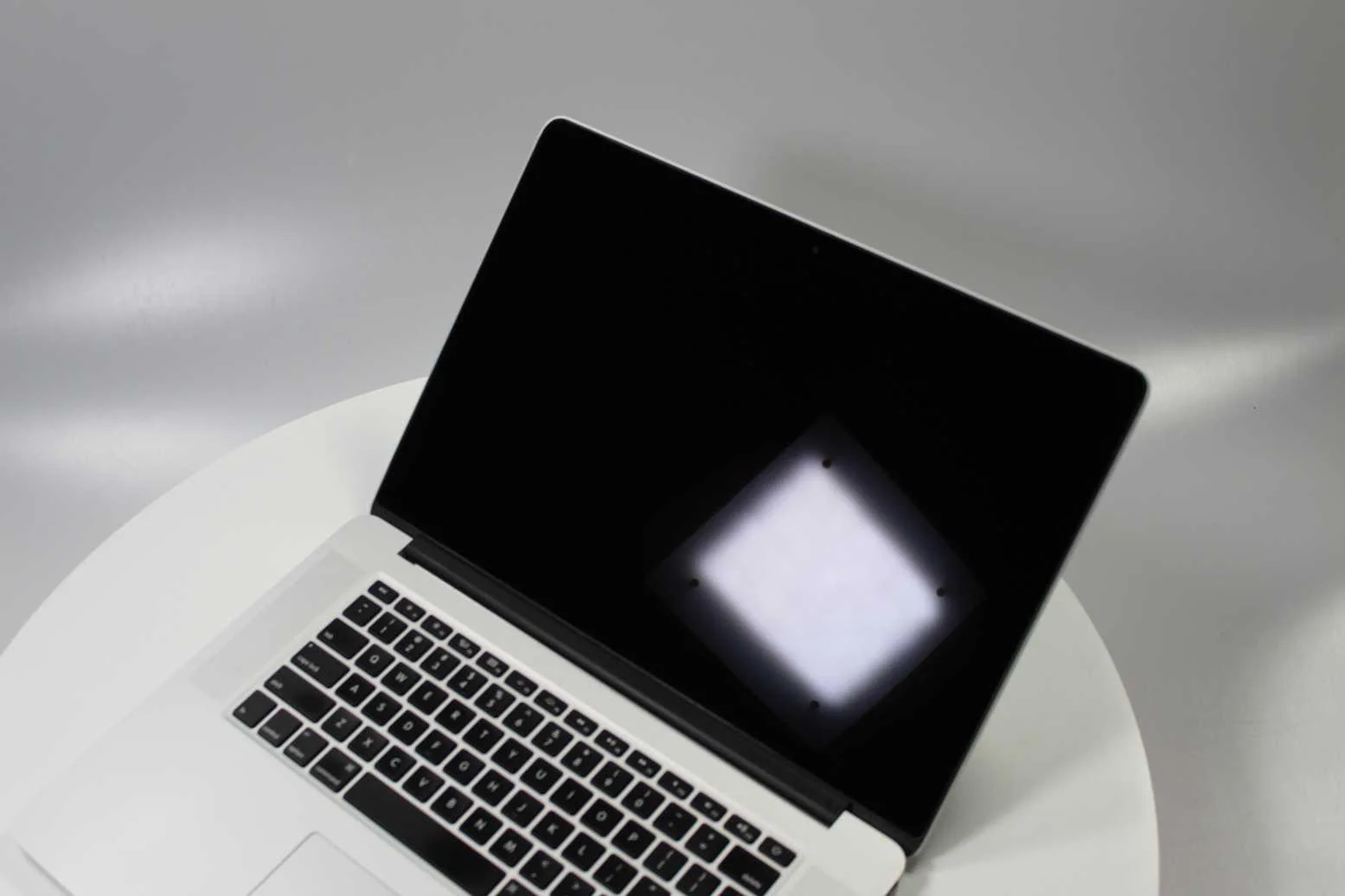 Apple MacBook Pro 15-inch 2013 2.8GHz Core i7 16GB RAM Dual GPU (Wear & Tear Special) - Image 4