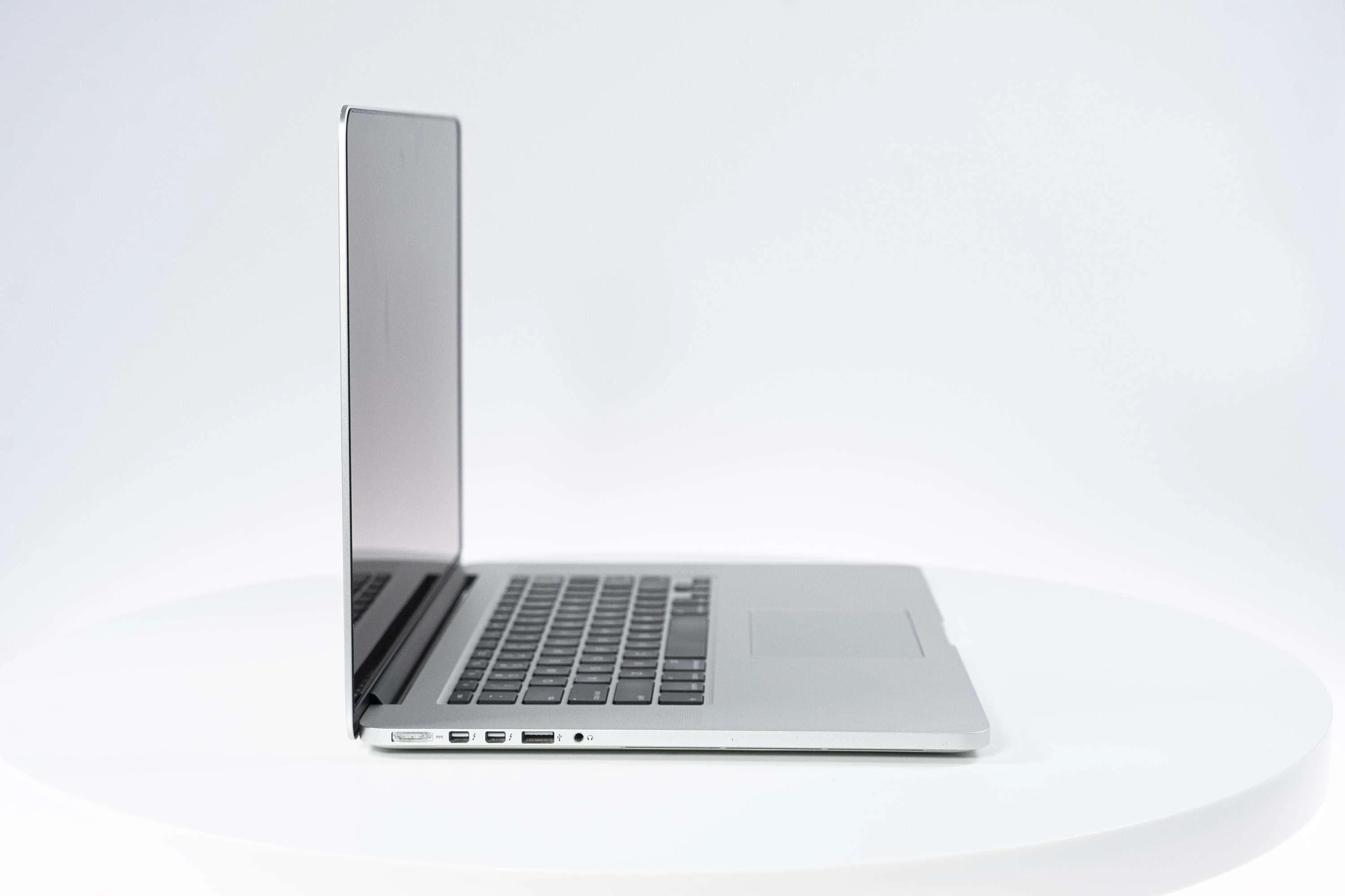 Apple MacBook Pro 15-inch 2014 2.5GHz Core i7 15" 16GB RAM Dual Graphics (Wear & Tear Special) - Image 5