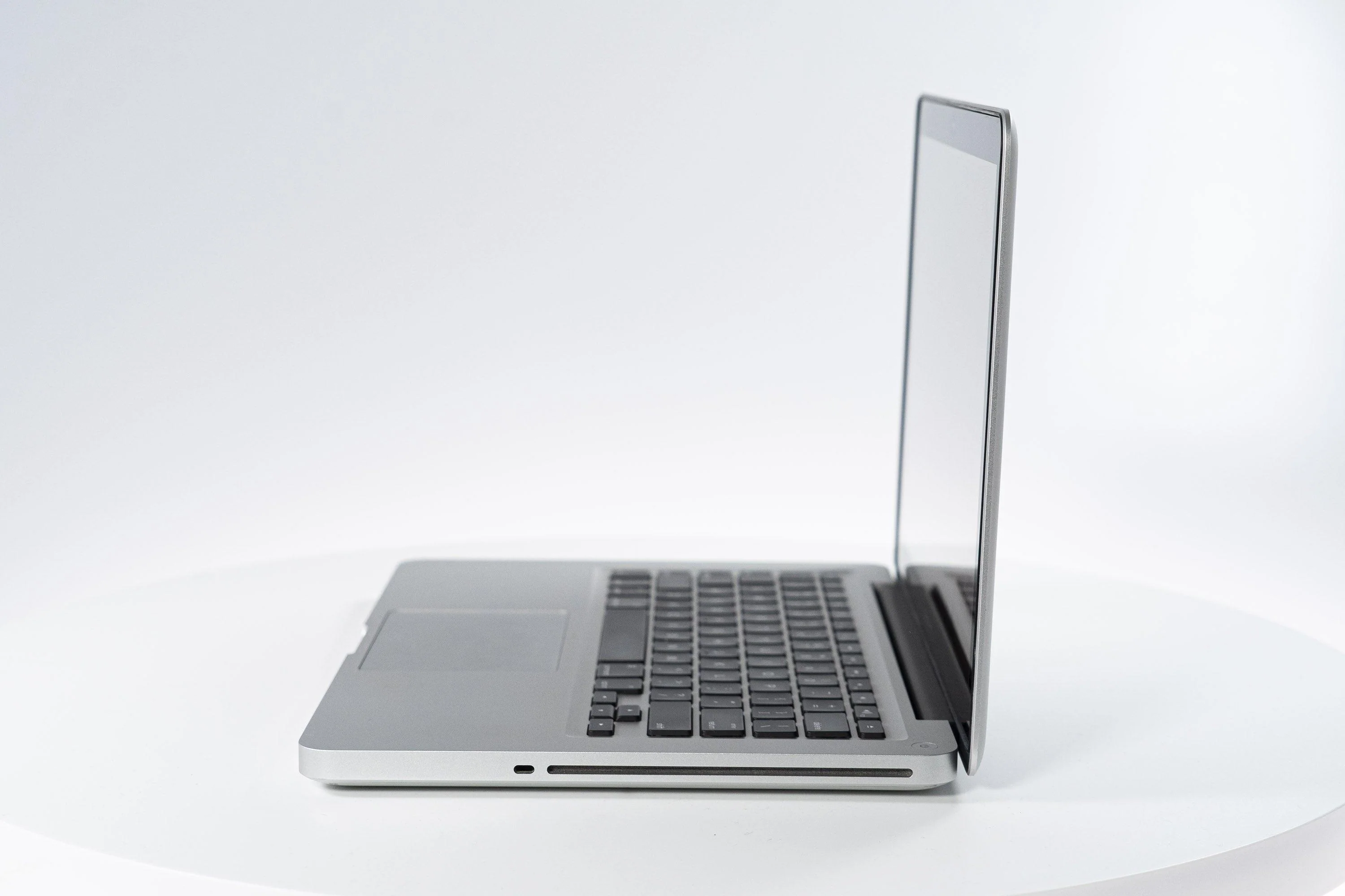 Apple MacBook Pro (15-inch Early 2011) 2.3 GHz i7-2820QM 8GB RAM 1TB SSD (Silver) - Image 10