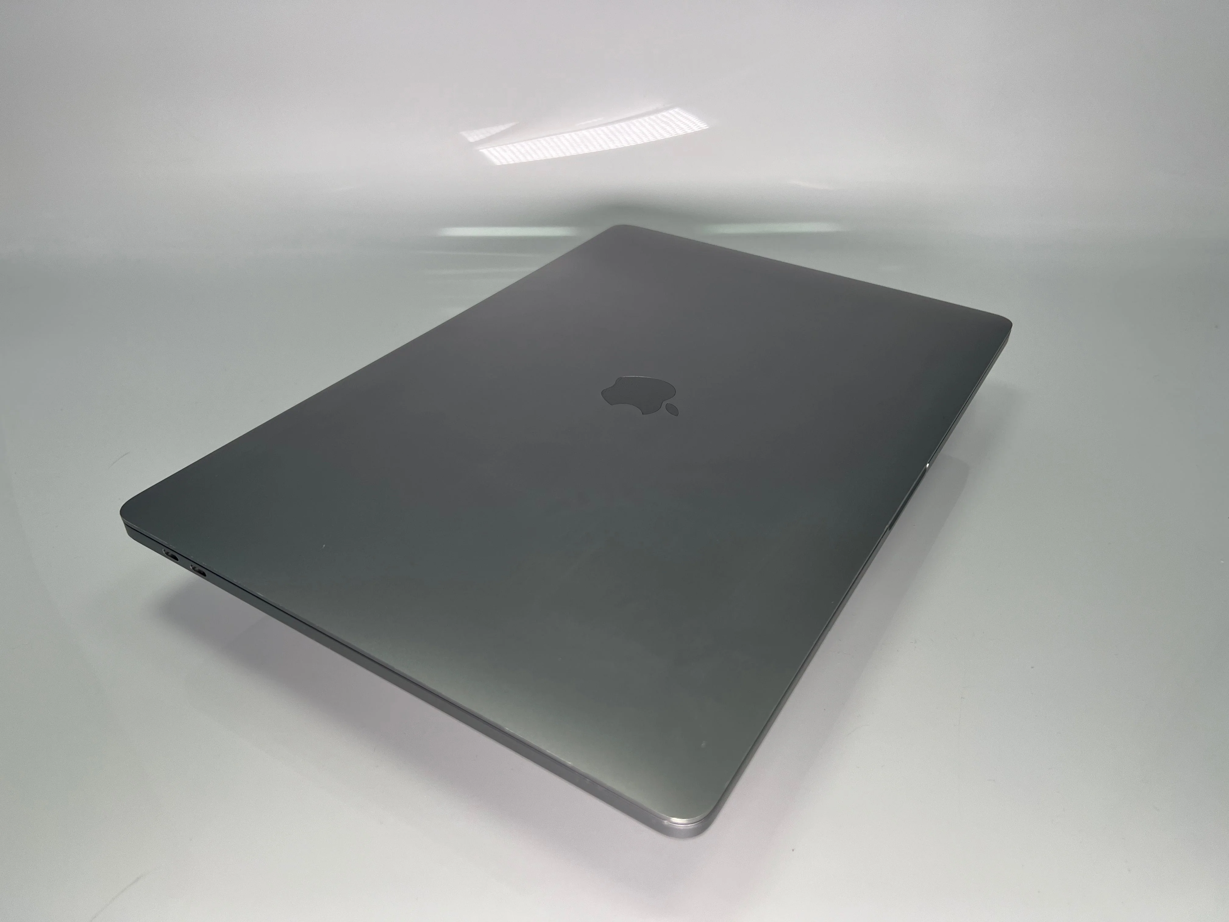 Apple MacBook Pro 2019 16-Inch 2.4GHz i9 64GB RAM 4TB SSD 5500M 4GB - Image 2