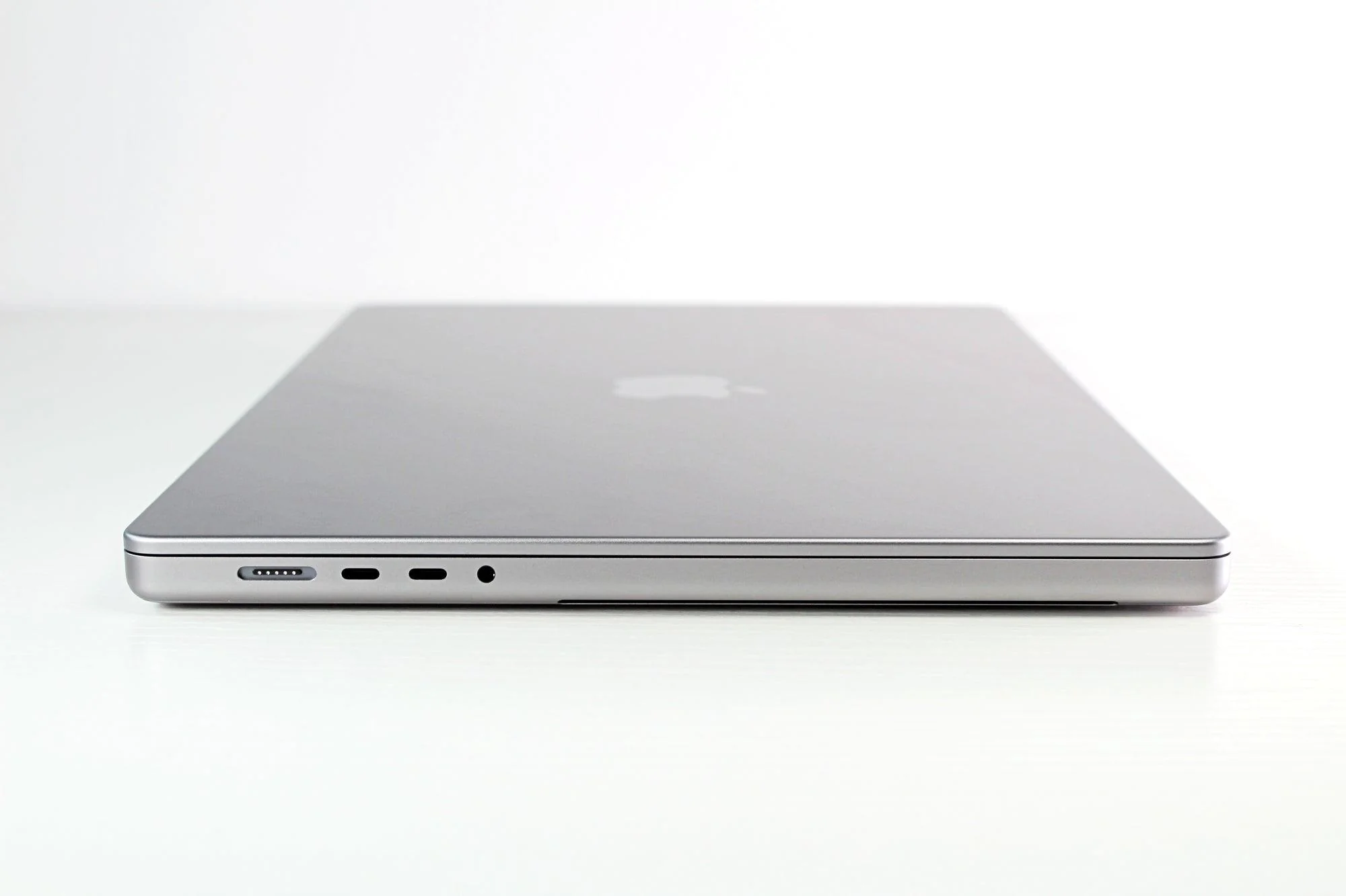 Apple MacBook Pro (2021) 14-inch M1 Pro 16‑Core GPU 16GB RAM 1TB SSD - Image 6