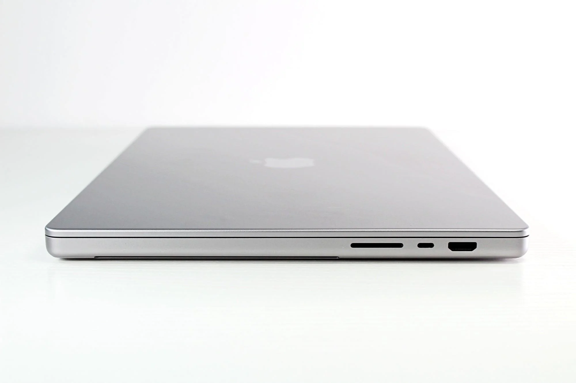 Apple MacBook Pro (2023) 16-inch M2 Max 12-Core CPU 38-Core 96GB RAM 2TB SSD Space Grey - Image 8