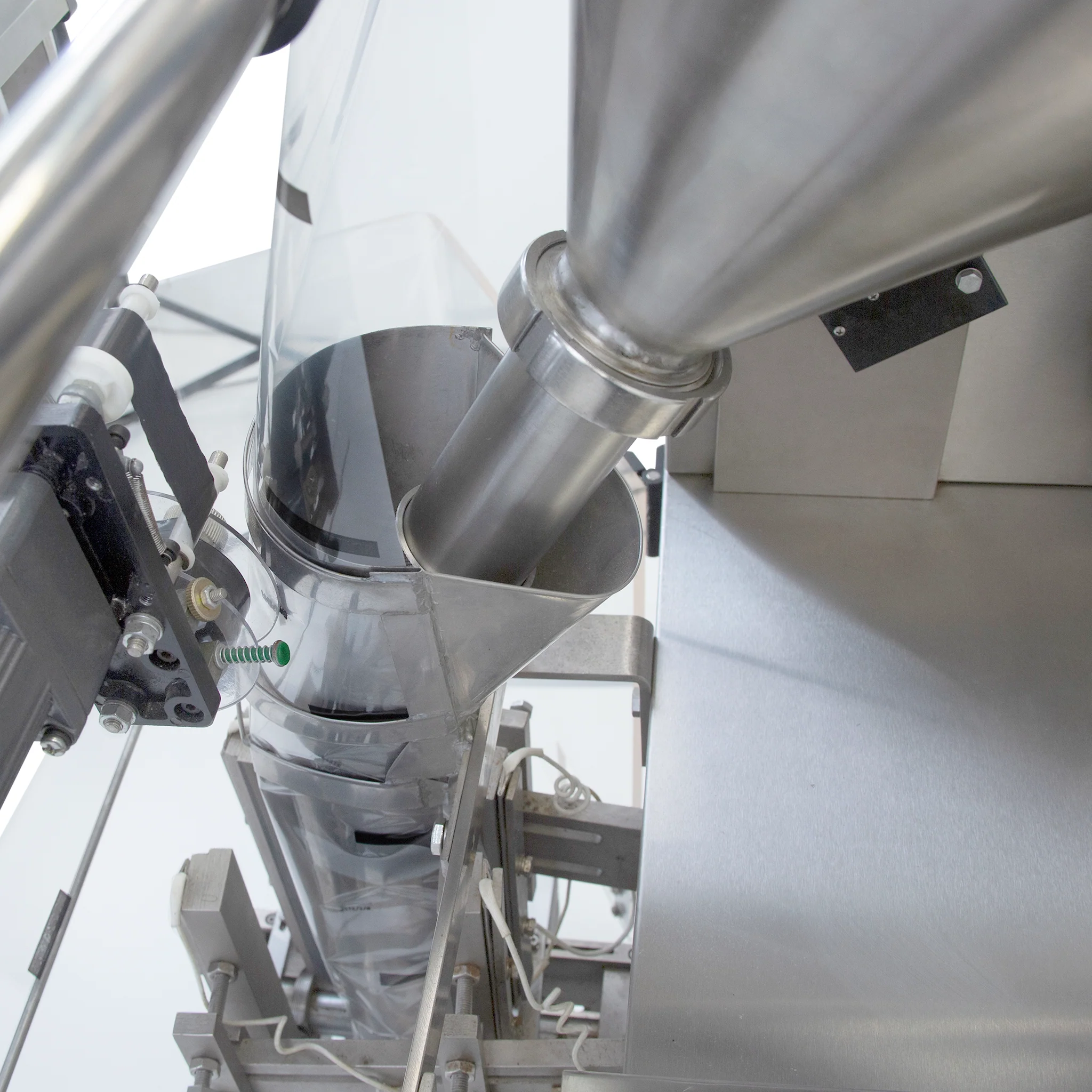 Automatic Vertical Sachet Forming, Powder Filling, and Sealing Machine - 100 ml - Image 4