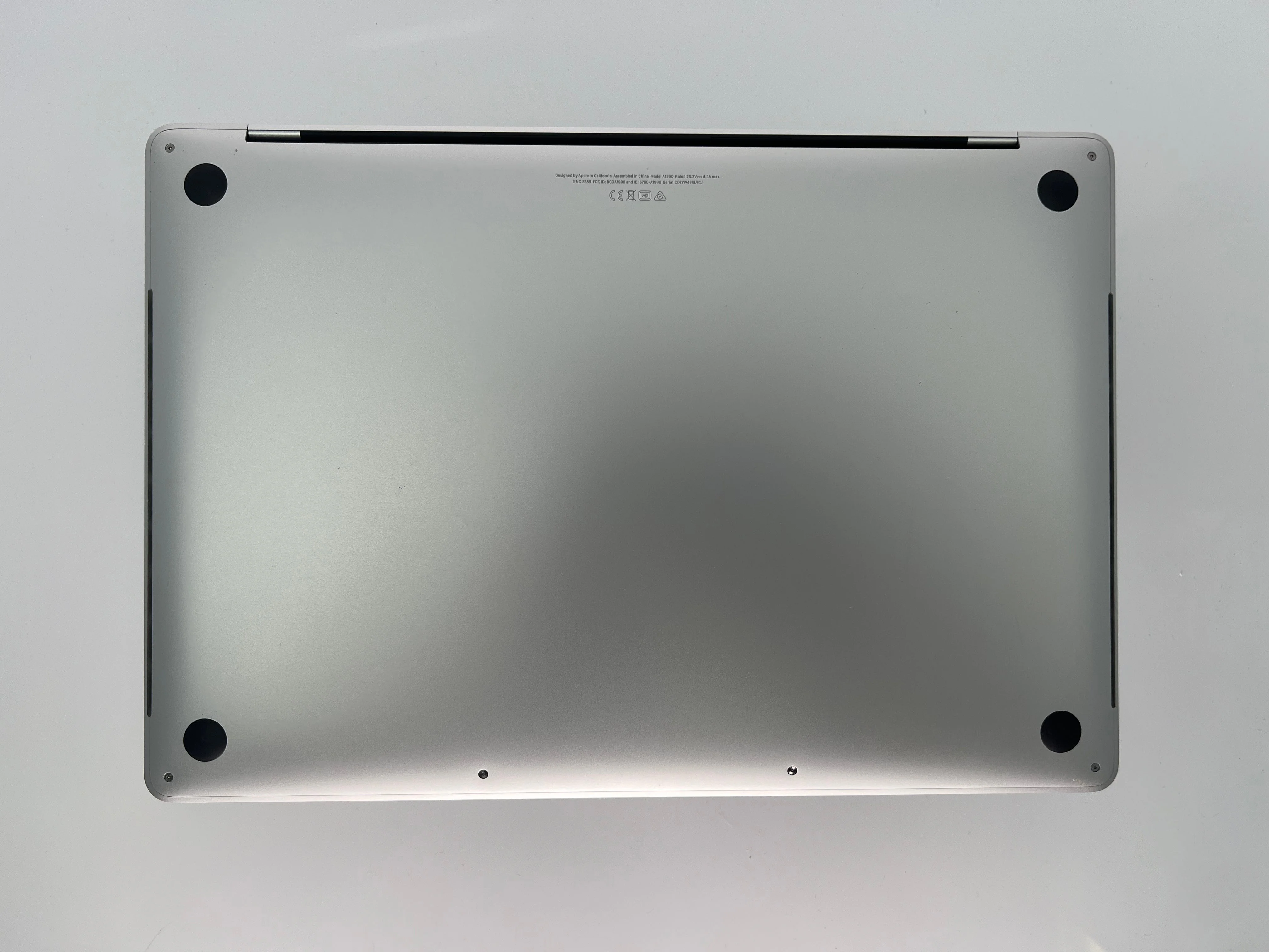 MacBook Pro (2019) 15-Inch 2.3GHz Core i9 560X 16GB RAM 512GB SSD - Silver - Image 9