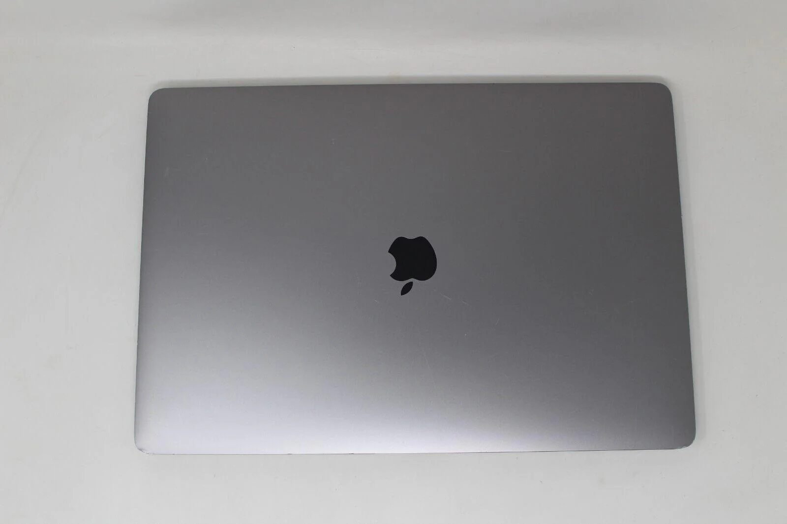MacBook Pro (2019) 16-Inch - 2.4GHz Core i9 - 5500M - 16GB RAM - 1TB SSD - Good Condition - Image 7