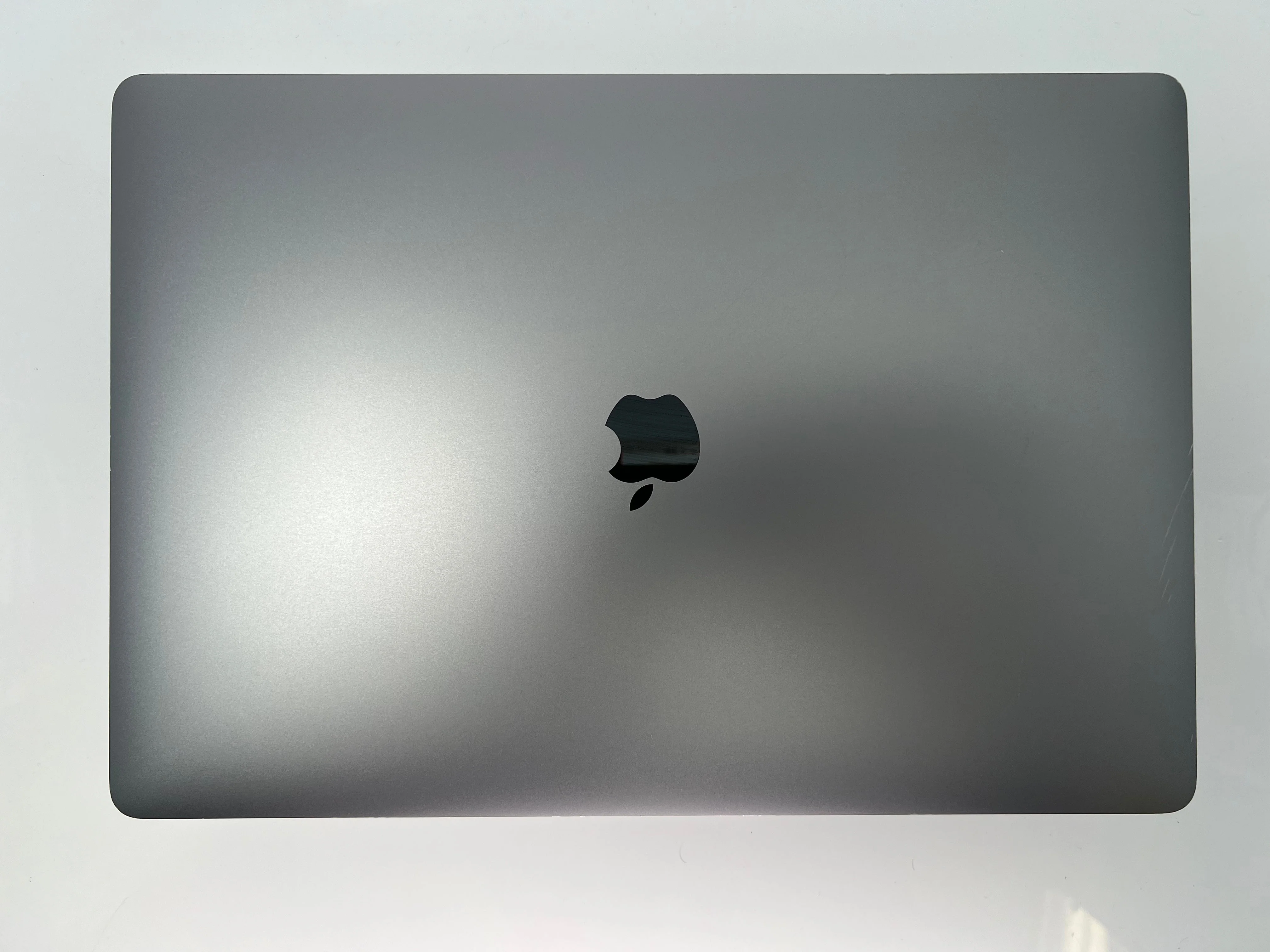 MacBook Pro (2019) 16-Inch - 2.4GHz Core i9 - 5500M - 32GB - 2TB SSD - Good Condition - Space Grey - Image 8