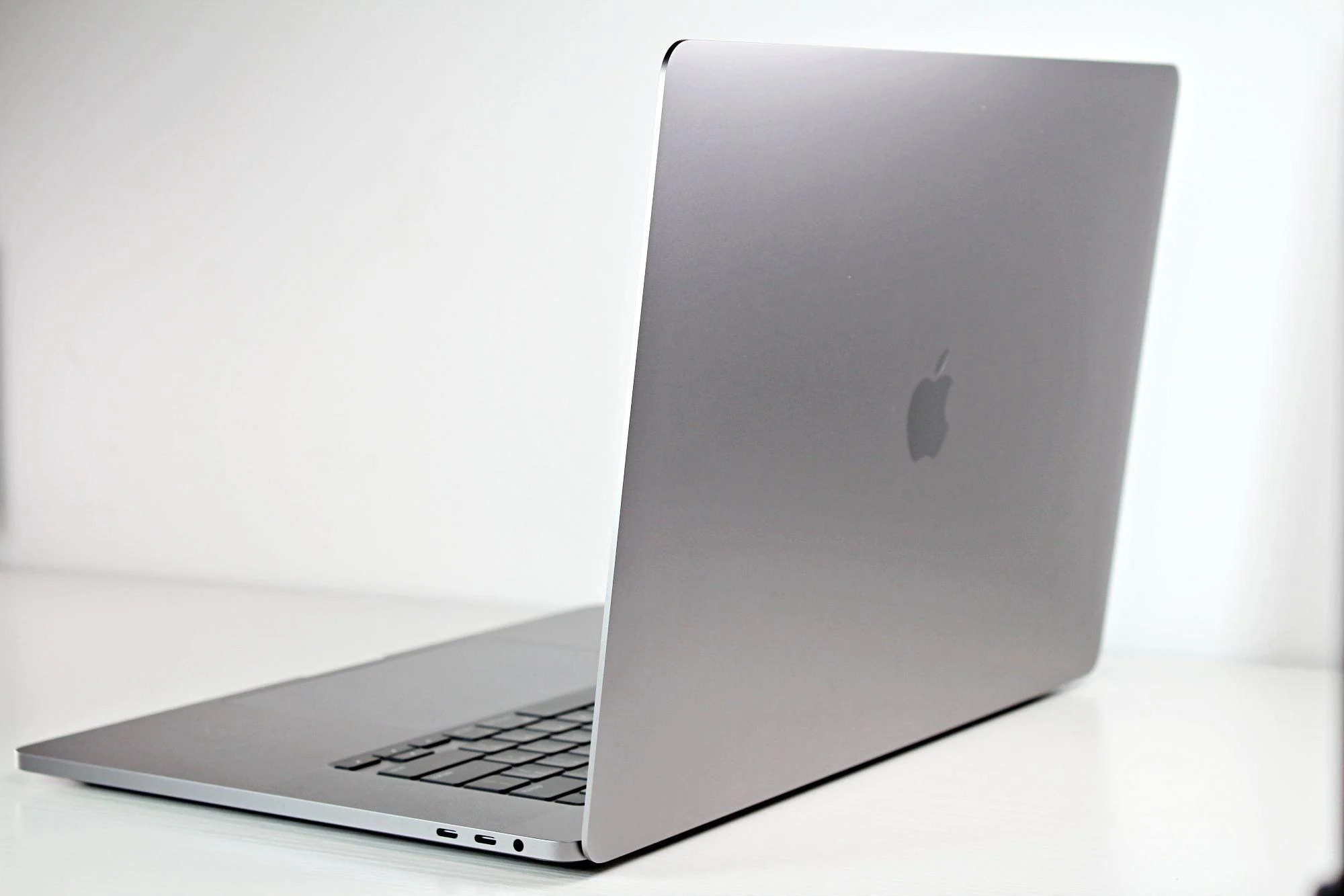 MacBook Pro (2019) 16-Inch - 2.4GHz Core i9 - 5600M - 32GB RAM (Configurable) - Image 13