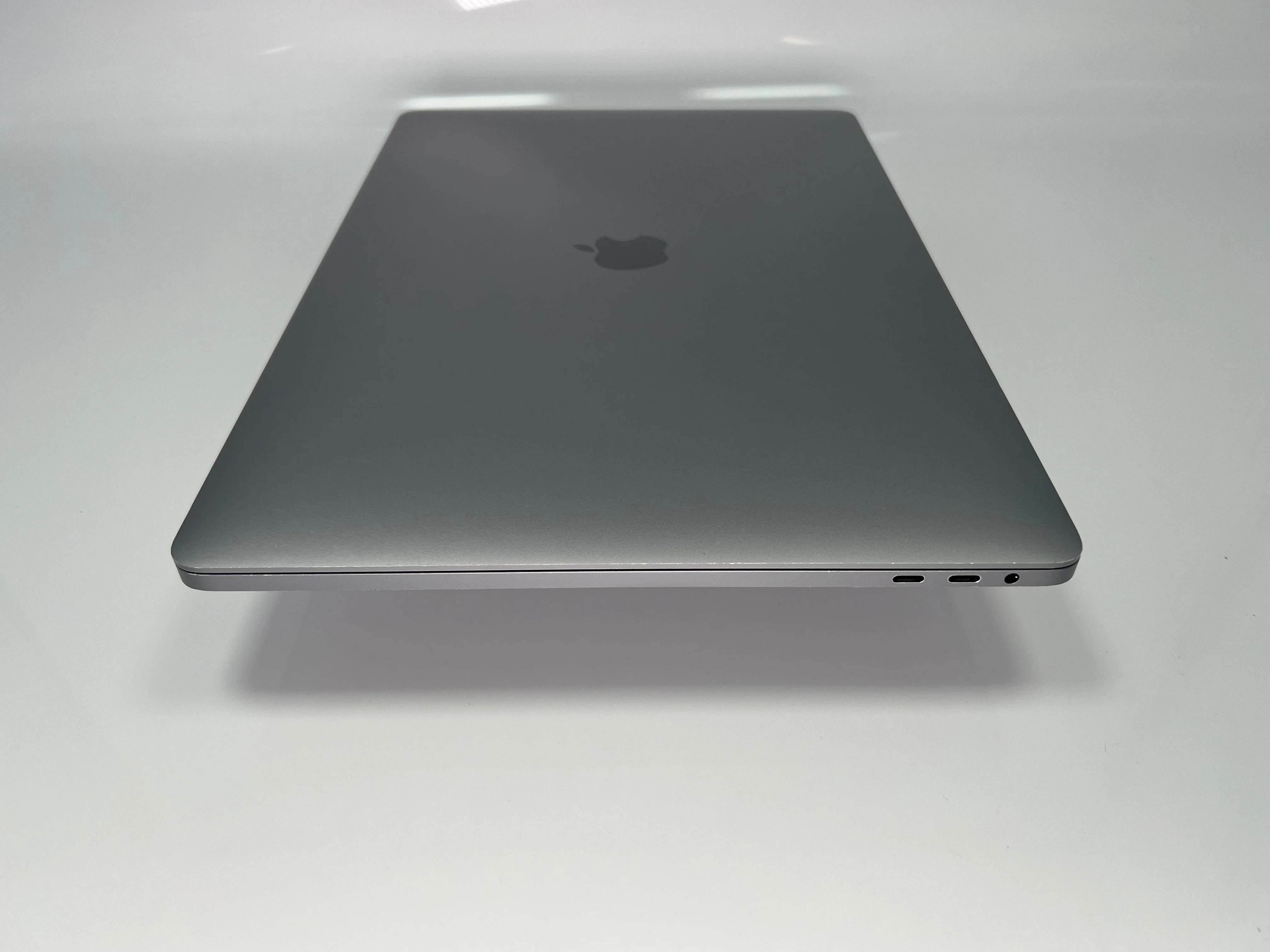 MacBook Pro (2019) 16-Inch - 2.4GHz Core i9 - 5600M - 64GB - 8TB SSD - Space Grey - Image 8
