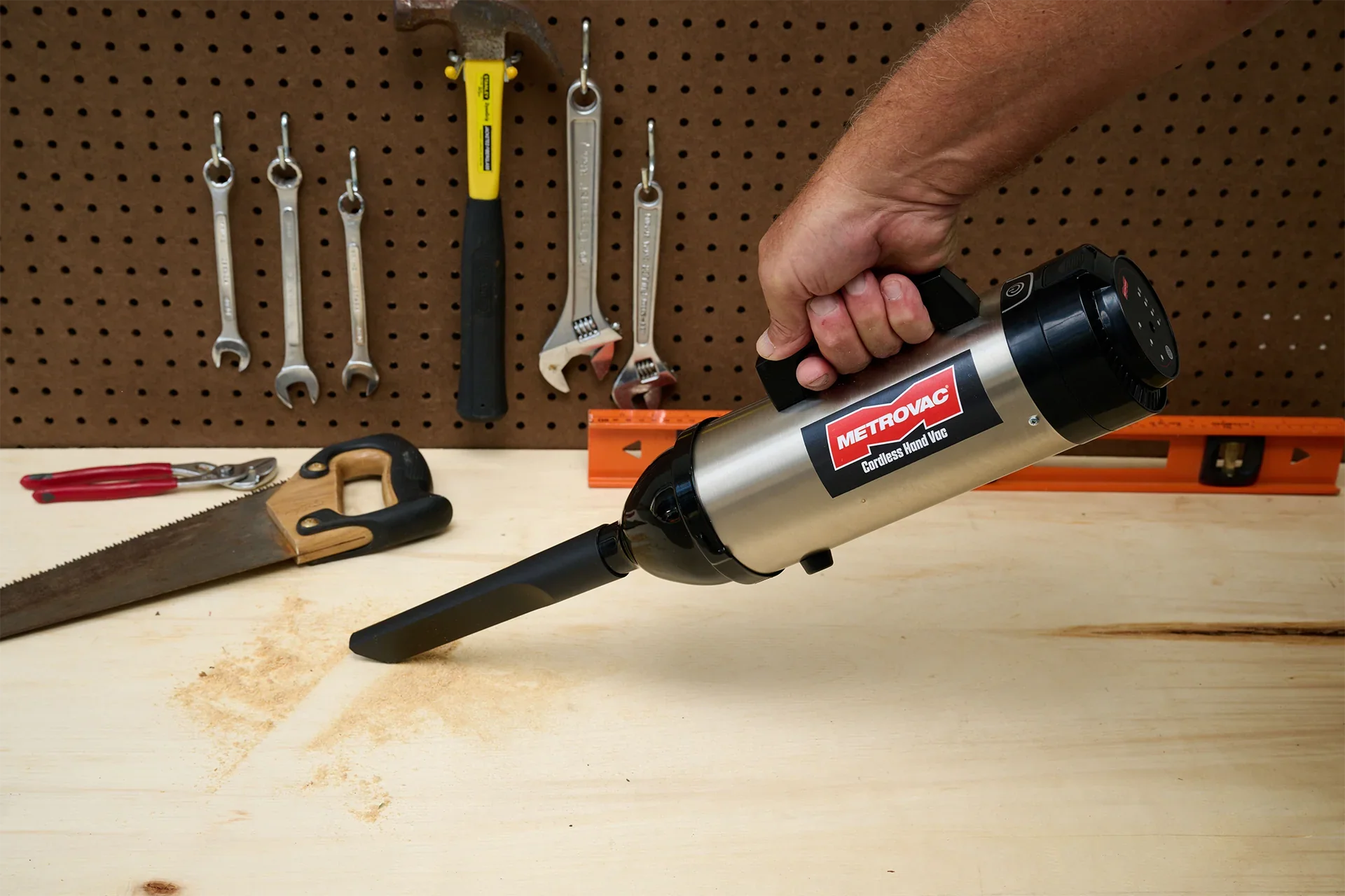 Metrovac CHV-S4: CORDLESS EVOLUTION HAND VAC - Image 2
